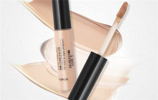 必一运动：
男生如何正确使用遮瑕 面部遮瑕膏怎么用(图2)