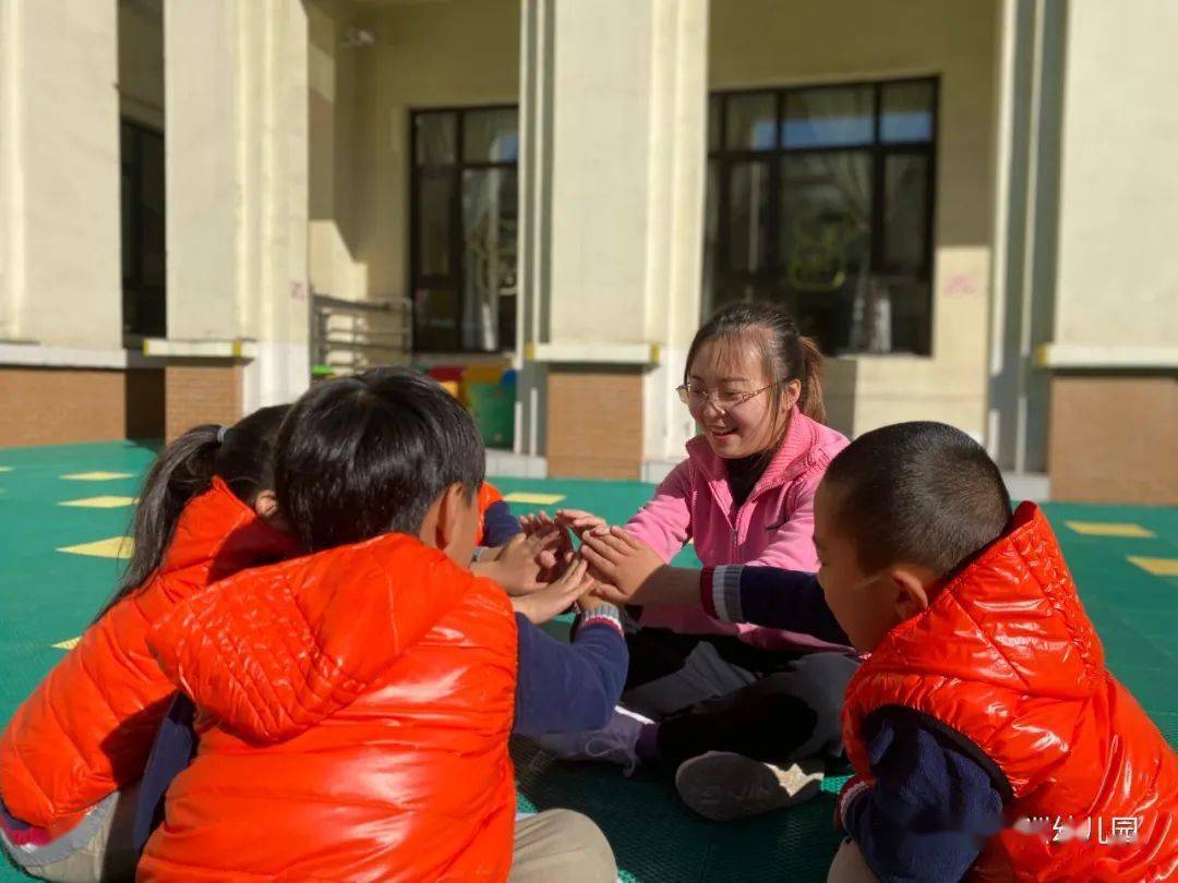 好习惯 大本事——沃德兰东大绿洲园英语秀_必一运动(图11)
好习惯 大本事——沃德兰东大绿洲园英语秀_必一运动(图11)