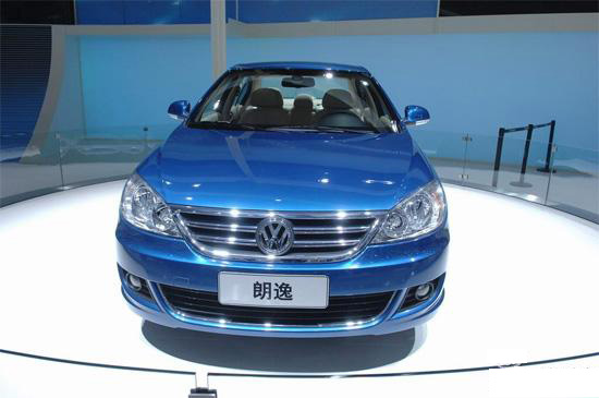 必一运动官网-《像我们一样年轻》曝“甜蜜对峙”版海报 陈瑶陈翔蜜恋进行时(图2) bsports必一体育